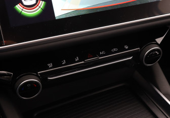 Подержанный автомобиль Omoda S5 2024 года (16 фото)