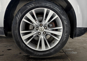 Подержанный автомобиль Lexus RX 2010 года (21 фото)