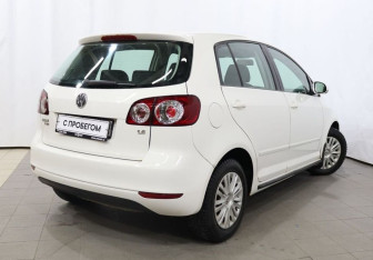 Подержанный автомобиль Volkswagen Golf Plus 2011 года (4 фото)