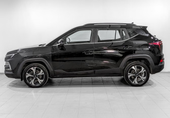 Подержанный автомобиль Москвич 3 2023 года (8 фото)