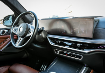 Подержанный автомобиль BMW X7 2022 года (9 фото)