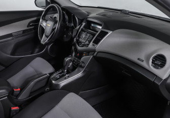 Подержанный автомобиль Chevrolet Cruze Sedan 2012 года (9 фото)