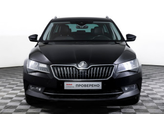 Подержанный автомобиль Skoda Superb Wagon 2016 года (2 фото)