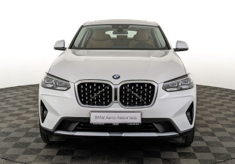 Подержанный автомобиль BMW X4 2023 года (2 фото)