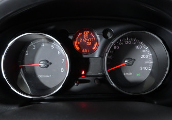 Подержанный автомобиль Nissan Qashqai+2 2009 года (11 фото)