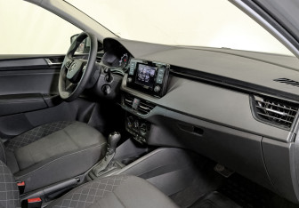 Подержанный автомобиль Skoda Rapid Liftback 2020 года (10 фото)