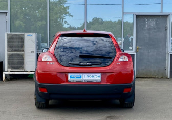 Подержанный автомобиль Volvo C30 2008 года (6 фото)