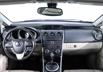 Подержанный автомобиль Mazda CX-7 2011 года (13 фото)