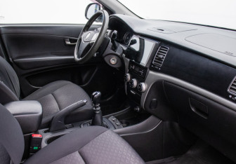 Подержанный автомобиль SsangYong Actyon 2012 года (10 фото)