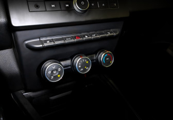 Подержанный автомобиль Renault Arkana 2019 года (25 фото)