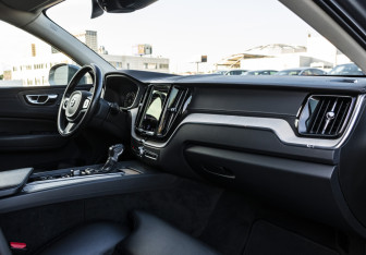 Подержанный автомобиль Volvo XC60 2021 года (13 фото)