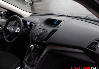 Подержанный автомобиль Ford Kuga 2014 года (7 фото)