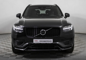 Подержанный автомобиль Volvo XC90 2021 года (3 фото)