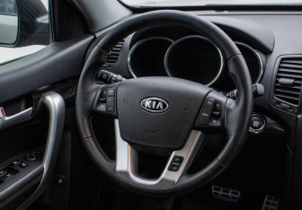 Подержанный автомобиль Kia Sorento 2011 года (16 фото)