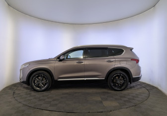 Подержанный автомобиль Hyundai Santa Fe 2018 года (8 фото)