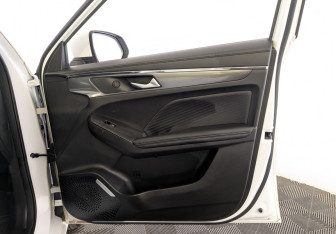 Подержанный автомобиль Haval Jolion 2023 года (24 фото)