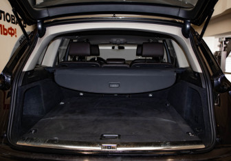 Подержанный автомобиль Audi Q7 2013 года (33 фото)