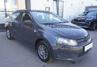 Подержанный автомобиль Volkswagen Polo Sedan 2012 года (3 фото)