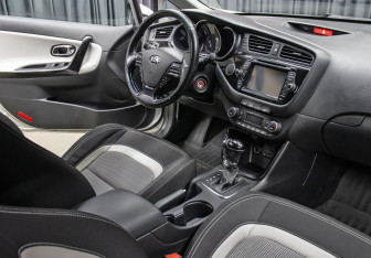 Подержанный автомобиль Kia Ceed Wagon 2014 года (11 фото)