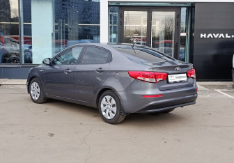 Подержанный автомобиль Kia Rio Sedan 2016 года (7 фото)