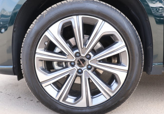 Подержанный автомобиль Exeed VX 2024 года (19 фото)