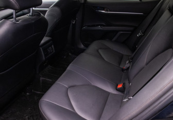 Подержанный автомобиль Toyota Camry Sedan 2018 года (11 фото)