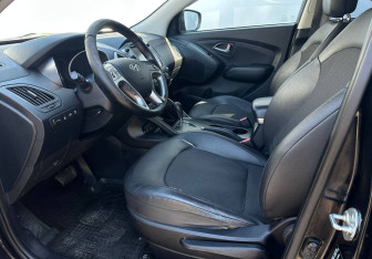 Подержанный автомобиль Hyundai ix35 2014 года (9 фото)