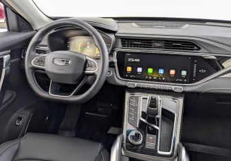 Подержанный автомобиль Geely Atlas Pro 2024 года (28 фото)