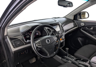 Подержанный автомобиль SsangYong Actyon 2013 года (15 фото)