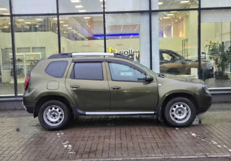 Подержанный автомобиль Renault Duster 2015 года (4 фото)