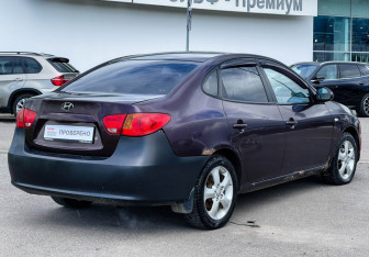 Подержанный автомобиль Hyundai Elantra Sedan 2009 года (5 фото)