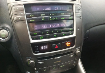 Подержанный автомобиль Lexus IS Sedan 2007 года (12 фото)