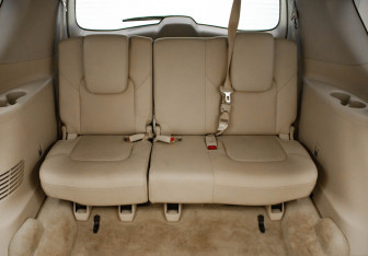 Подержанный автомобиль Infiniti QX56 2012 года (35 фото)
