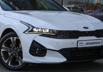 Подержанный автомобиль Kia K5 2021 года (24 фото)