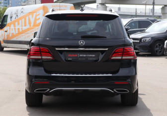 Подержанный автомобиль Mercedes-Benz GLE 2018 года (6 фото)