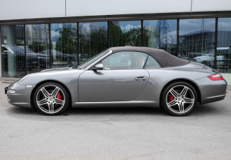 Подержанный автомобиль Porsche 911 Convertible 2007 года (9 фото)