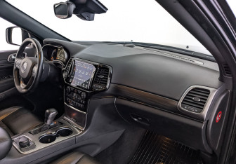 Подержанный автомобиль Jeep Grand Cherokee 2021 года (13 фото)