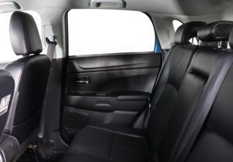 Подержанный автомобиль Mitsubishi ASX 2014 года (12 фото)