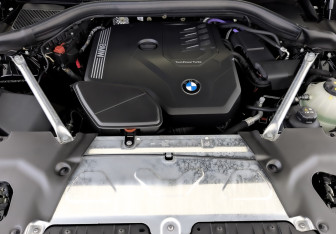 Подержанный автомобиль BMW X4 2024 года (9 фото)