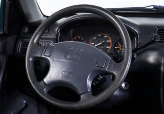 Подержанный автомобиль Honda CR-V 1999 года (12 фото)