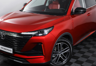 Подержанный автомобиль Changan UNI-S 2024 года (25 фото)