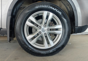 Подержанный автомобиль Nissan X-Trail 2010 года (20 фото)
