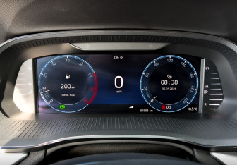 Подержанный автомобиль Skoda Octavia Liftback 2022 года (13 фото)