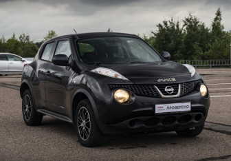 Подержанный автомобиль Nissan Juke 2014 года (3 фото)