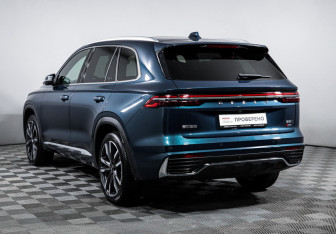 Подержанный автомобиль Geely Monjaro 2023 года (7 фото)