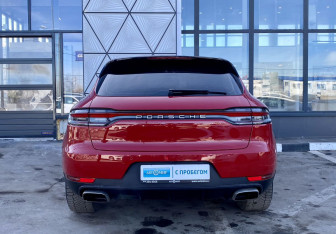 Подержанный автомобиль Porsche Macan 2021 года (7 фото)