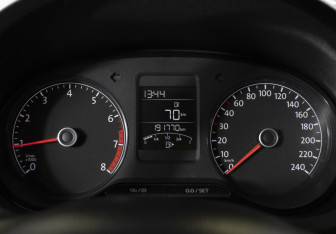 Подержанный автомобиль Volkswagen Polo Sedan 2017 года (11 фото)