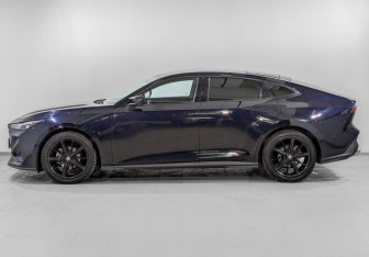 Подержанный автомобиль Changan UNI-V 2023 года (8 фото)