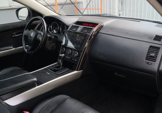 Подержанный автомобиль Mazda CX-9 2012 года (7 фото)