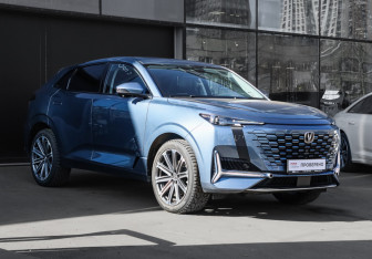 Подержанный автомобиль Changan UNI-K 2023 года (3 фото)